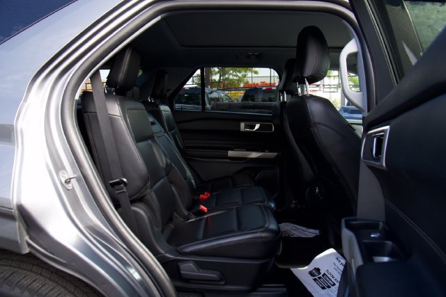 Certified 2021 Ford Explorer XLT w/ Equipment Group 202A AWD/4WD image 26
