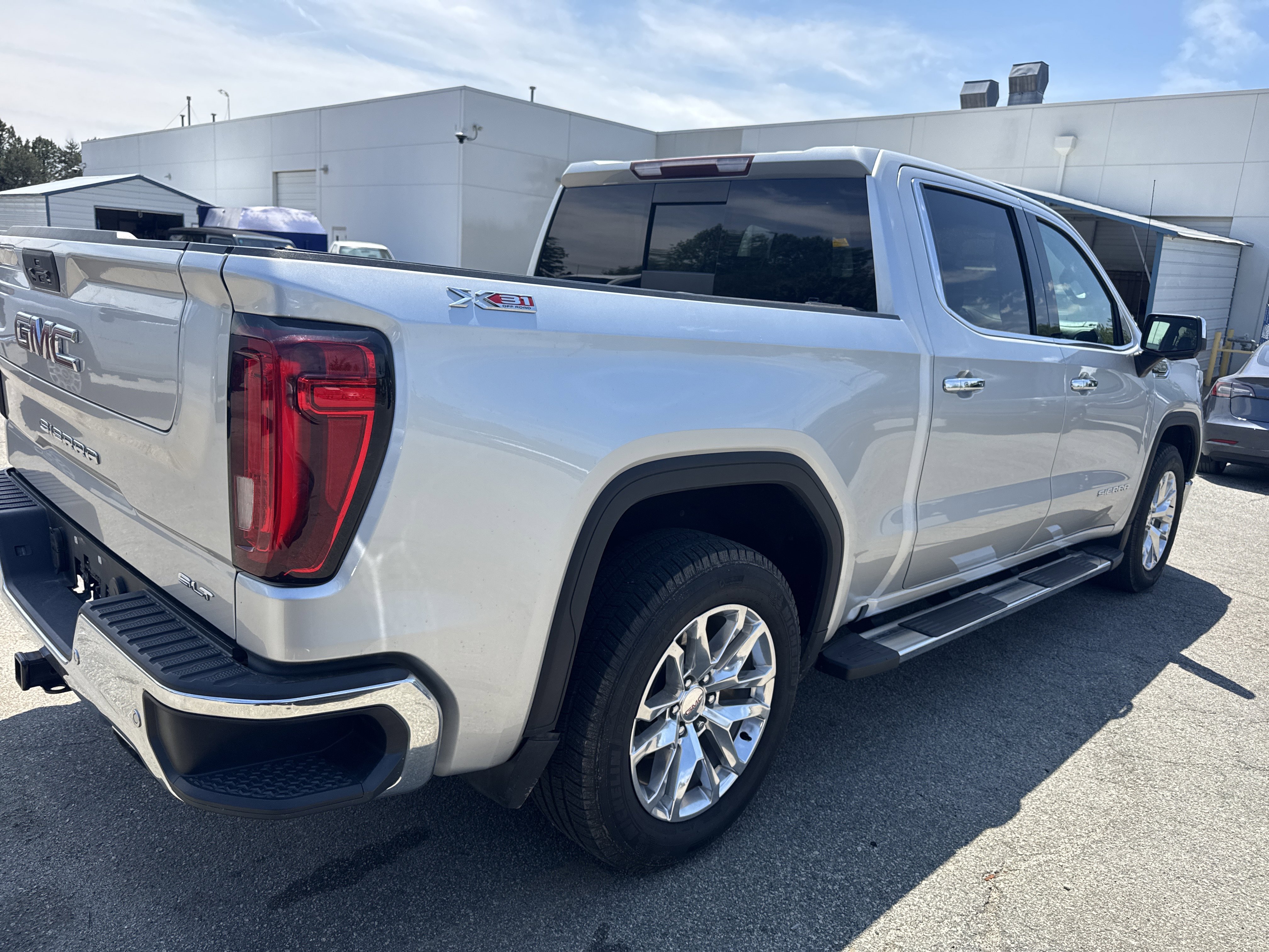 Used 2019 GMC Sierra 1500 SLT w/ SLT Premium Plus Package AWD/4WD image 10