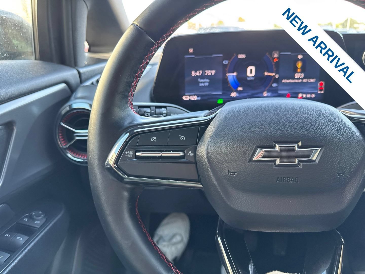 Used 2024 Chevrolet Equinox EV RS FWD image 21