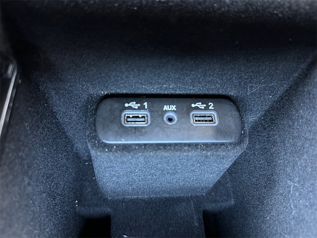 Used 2023 Chrysler 300 S image 27