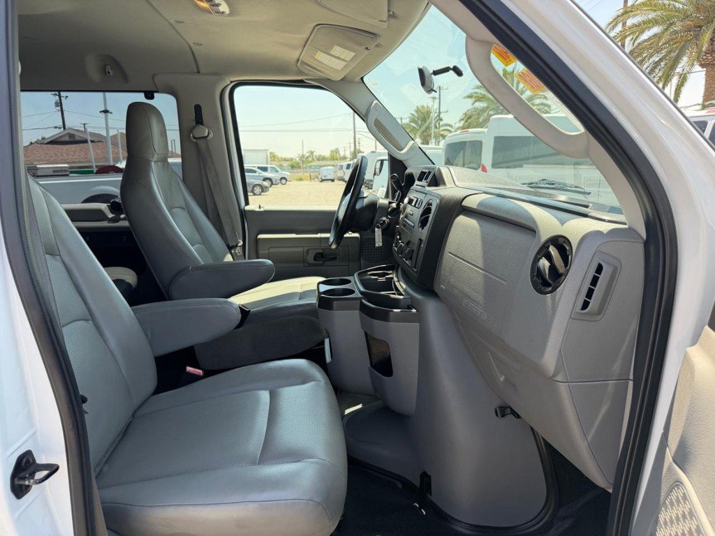 Used 2014 Ford E-150 and Econoline 150 Wagon w/ Power Windows & Locks Group RWD image 21