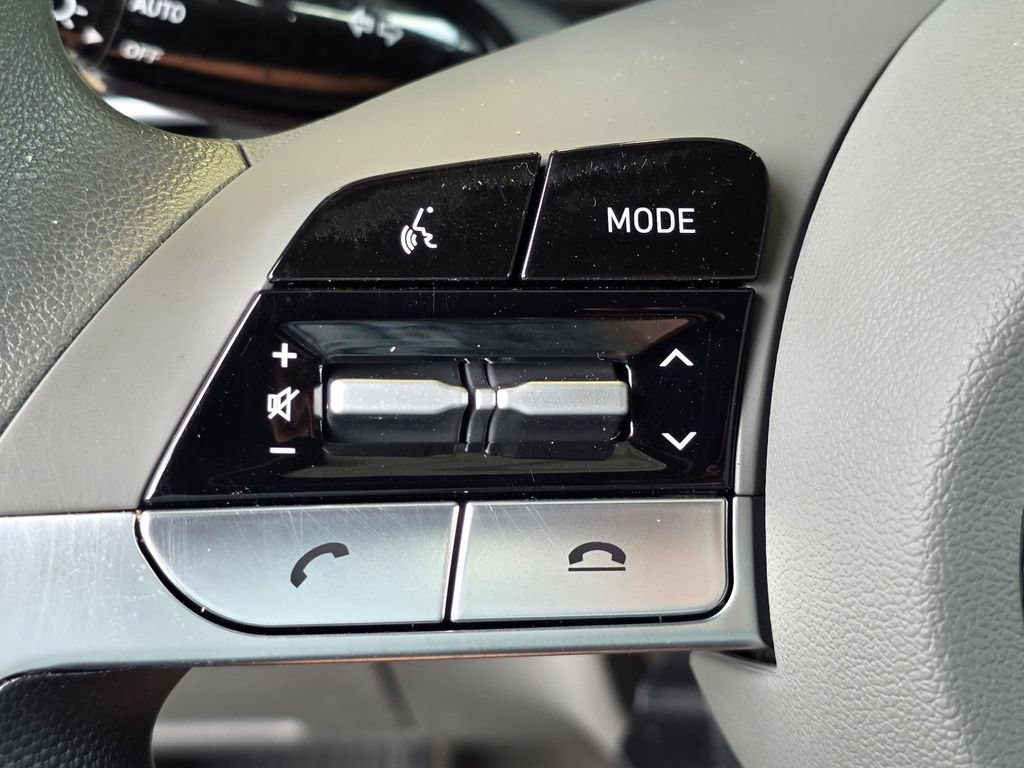 Used 2023 Hyundai Elantra SEL FWD image 19