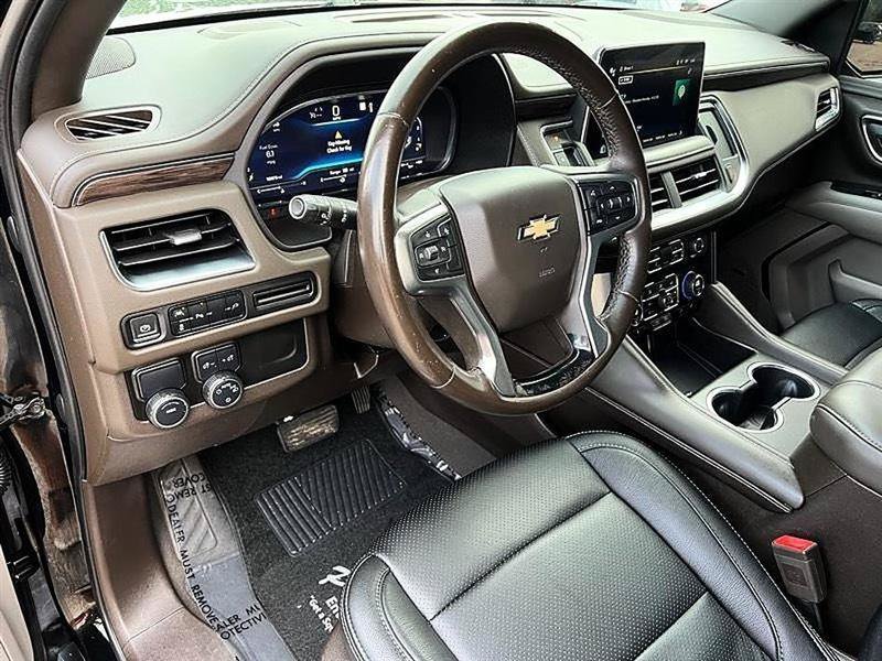 Used 2022 Chevrolet Suburban LT RWD image 14