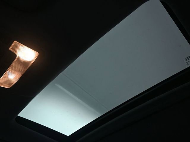 Used 2019 Toyota Highlander SE AWD/4WD image 17