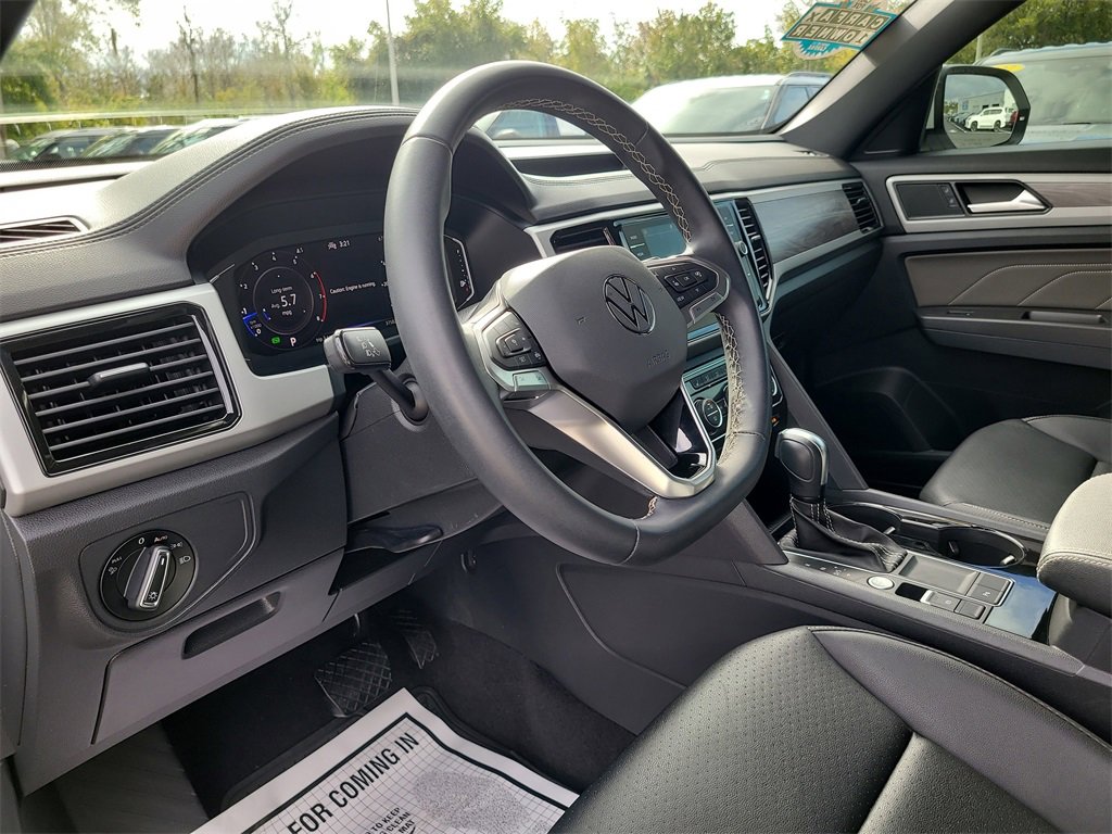 Used 2023 Volkswagen Atlas Cross Sport SE w/ Panoramic Sunroof Package image 18