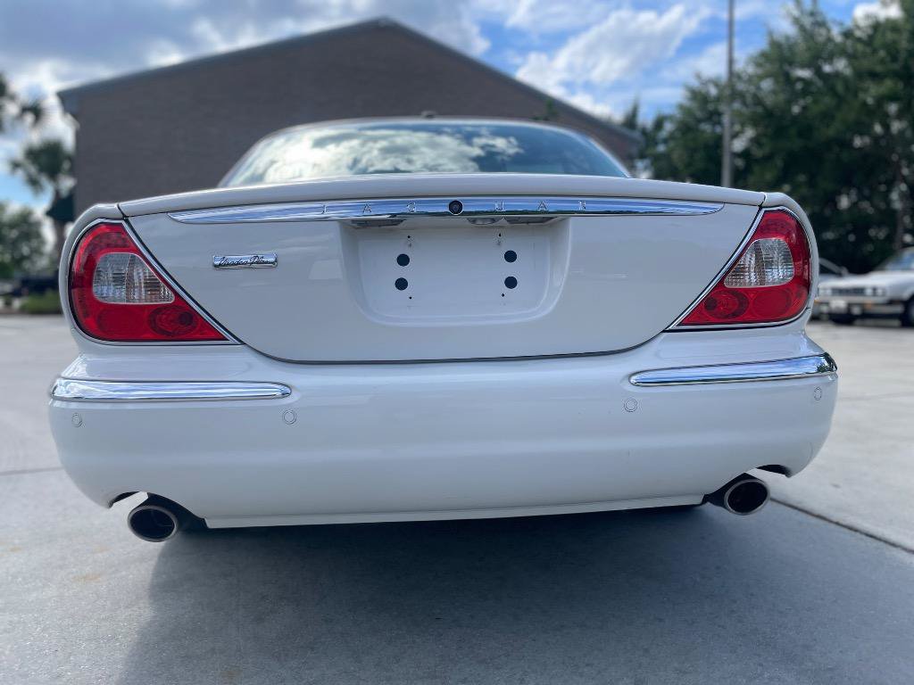 Used 2005 Jaguar XJ Vanden Plas RWD image 6