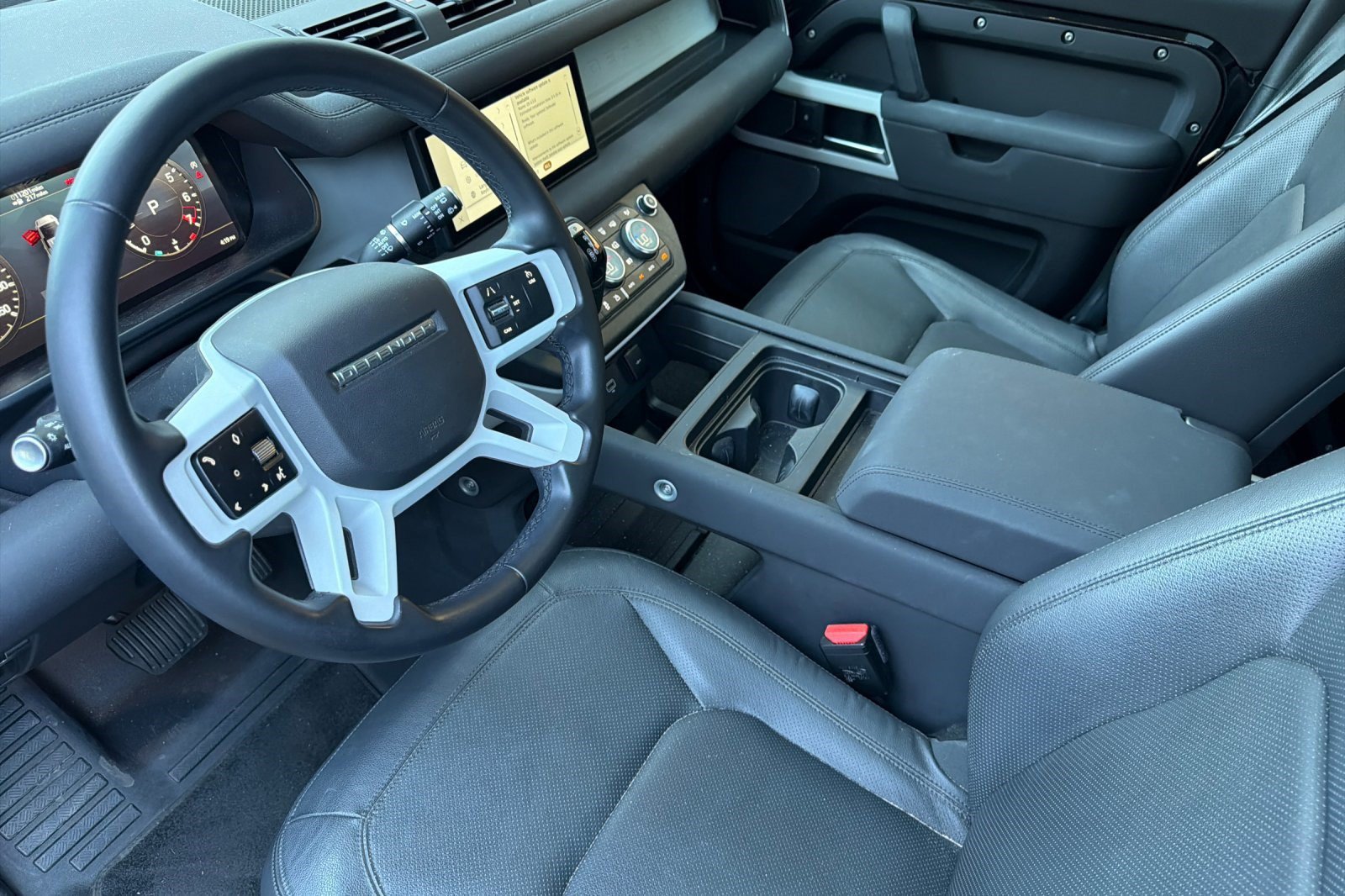 Used 2023 Land Rover Defender 110 S AWD/4WD image 4