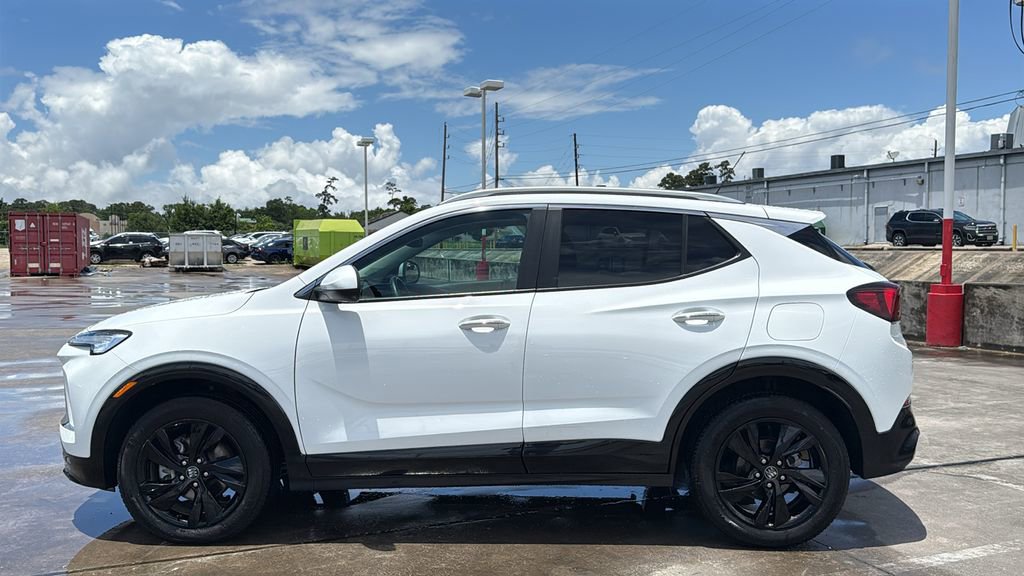 Used 2024 Buick Encore GX Sport Touring AWD/4WD image 2