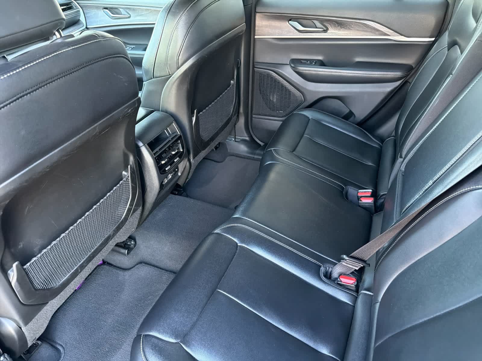 Used 2024 Jeep Grand Cherokee Limited RWD image 4