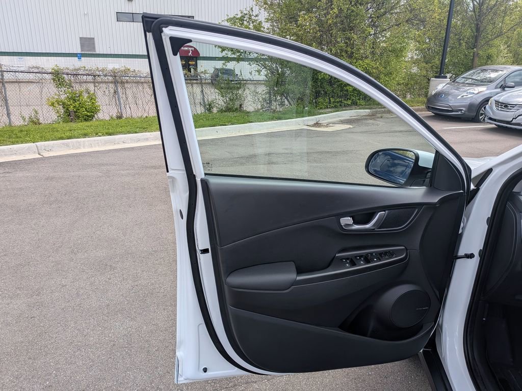 Certified 2023 Hyundai Kona Limited w/ Cargo Package FWD image 13