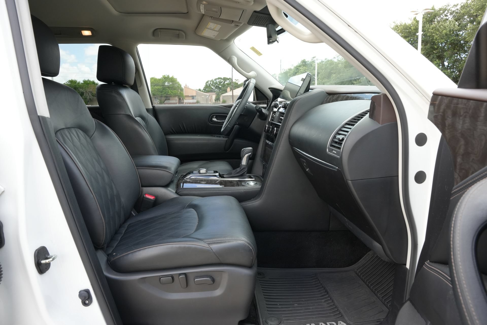 Used 2023 Nissan Armada Platinum w/ Captain's Chairs Package RWD image 24
