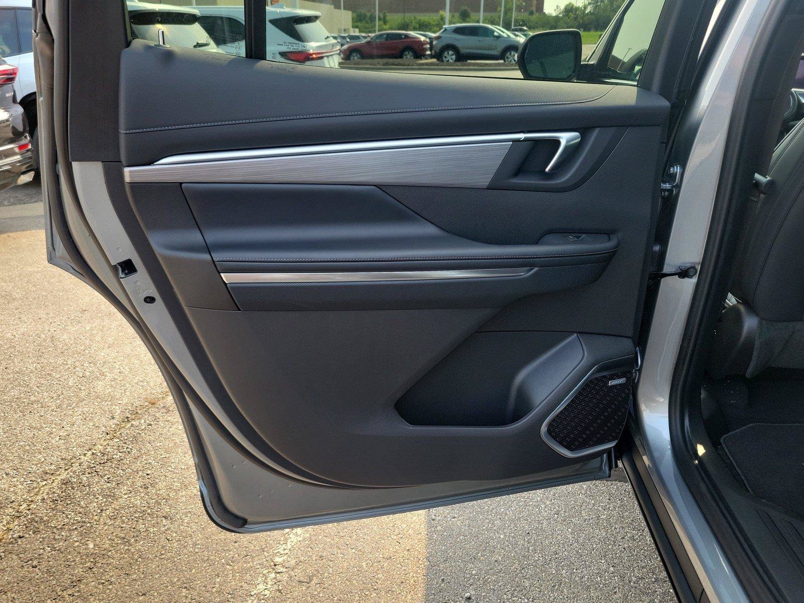 New 2027 Buick Enclave Preferred w/ Power Package FWD image 17