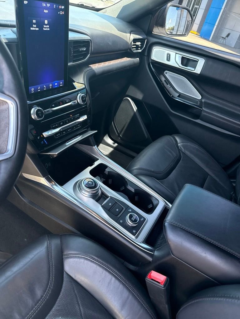 Used 2022 Ford Explorer Platinum w/ Equipment Group 601A AWD/4WD image 14