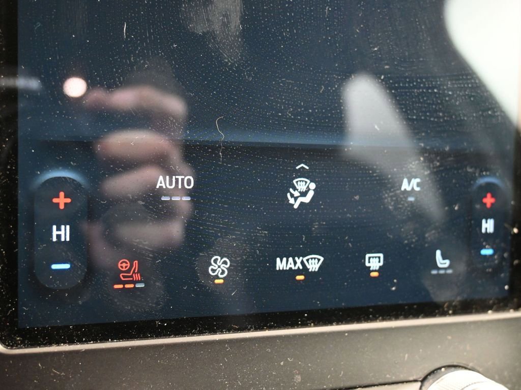 Used 2024 Ford Edge ST-Line image 28