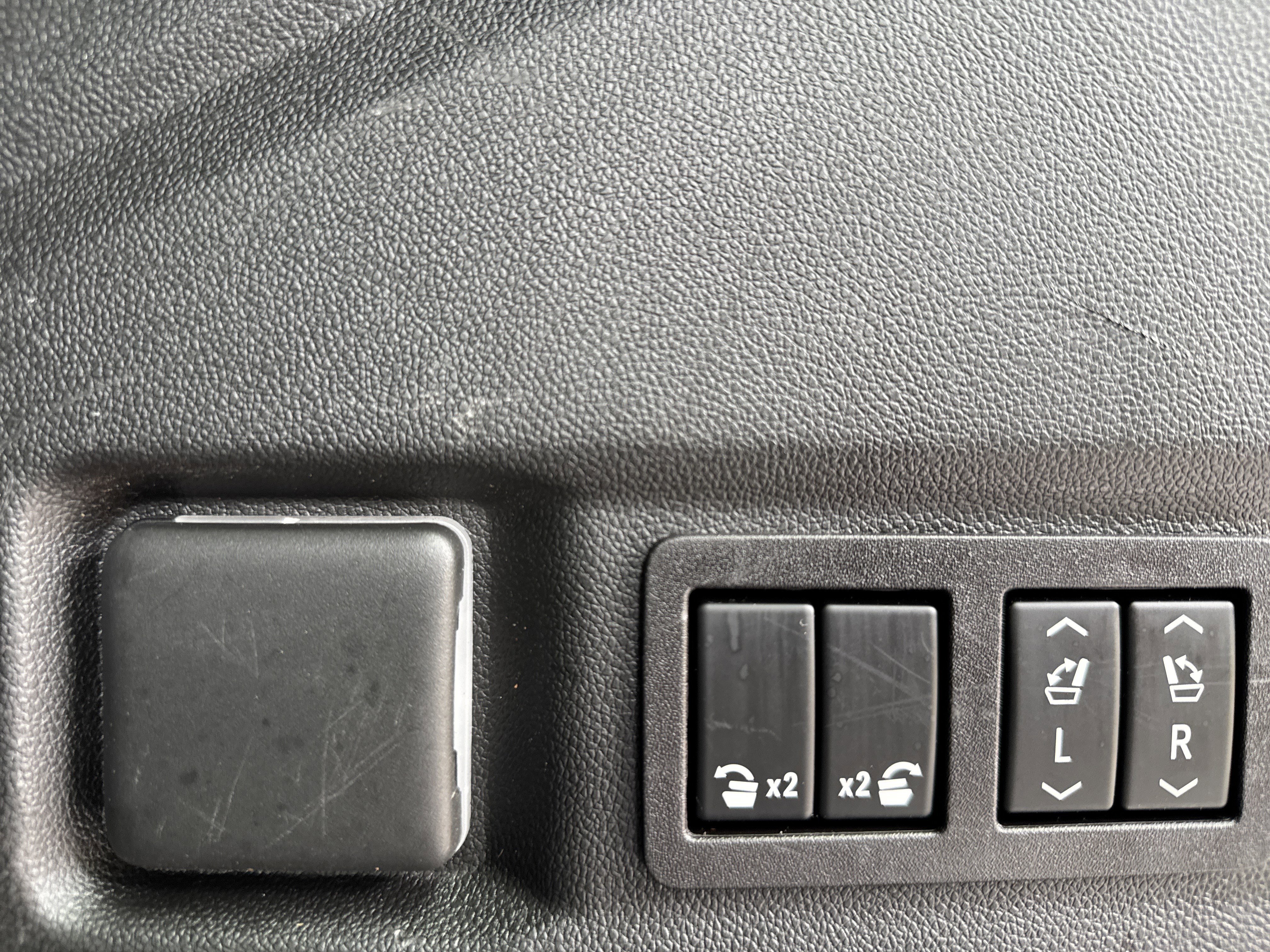 Used 2023 Chevrolet Tahoe High Country w/ Advanced Technology Package AWD/4WD image 38