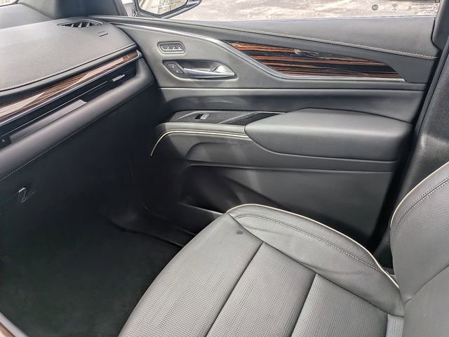 Certified 2023 Cadillac Escalade ESV Premium Luxury w/ Performance Package AWD/4WD image 17