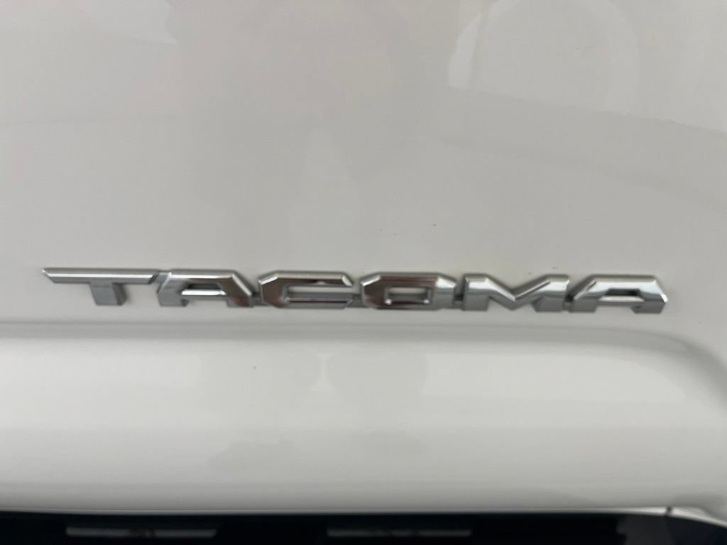 Used 2018 Toyota Tacoma Limited AWD/4WD image 48