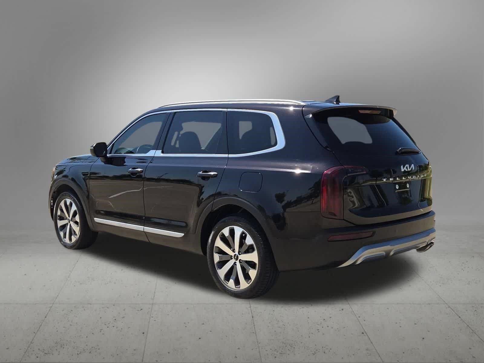 Certified 2022 Kia Telluride S FWD image 4