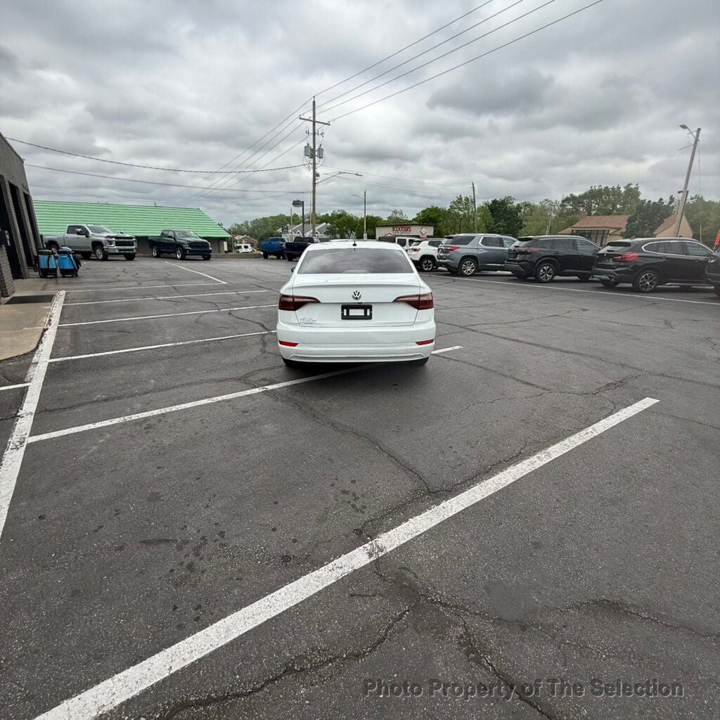 Used 2019 Volkswagen Jetta SE FWD image 12