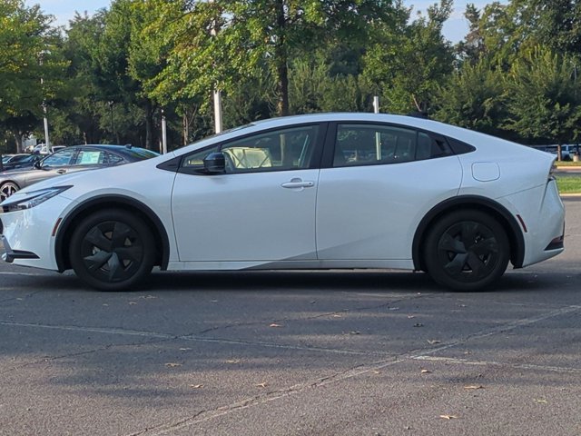 Used 2026 Toyota Prius Plug-In Hybrid FWD image 8