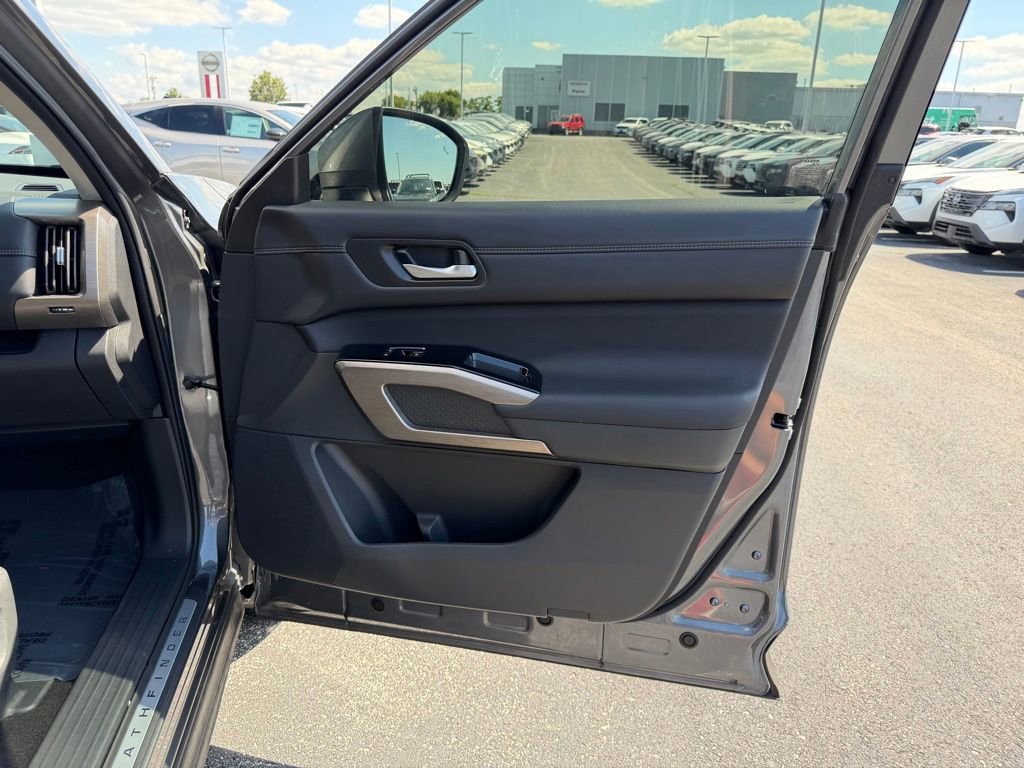 Used 2025 Nissan Pathfinder Platinum w/ Cargo Package FWD image 25