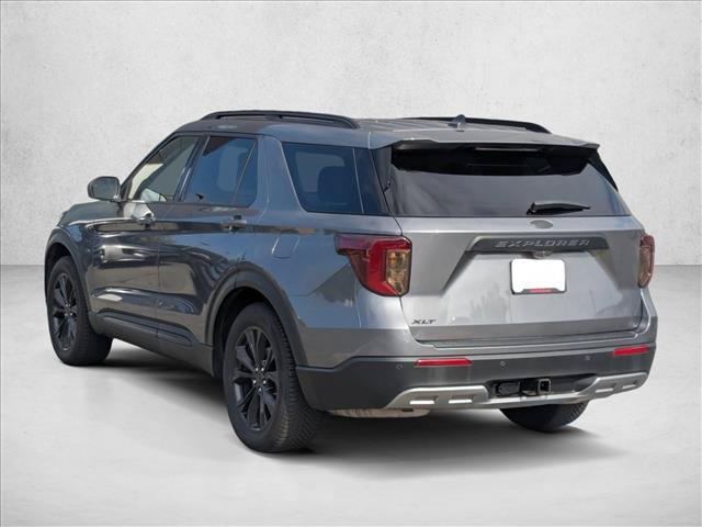 Used 2022 Ford Explorer XLT w/ Equipment Group 202A RWD image 8
