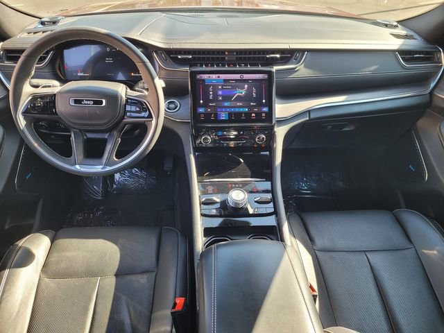 Used 2023 Jeep Grand Cherokee Overland w/ Luxury Tech Group IV AWD/4WD image 10