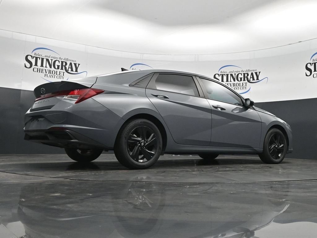 Used 2023 Hyundai Elantra SEL w/ Preferred Accessory Package FWD image 32