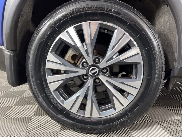 Used 2022 Nissan Rogue SV image 16