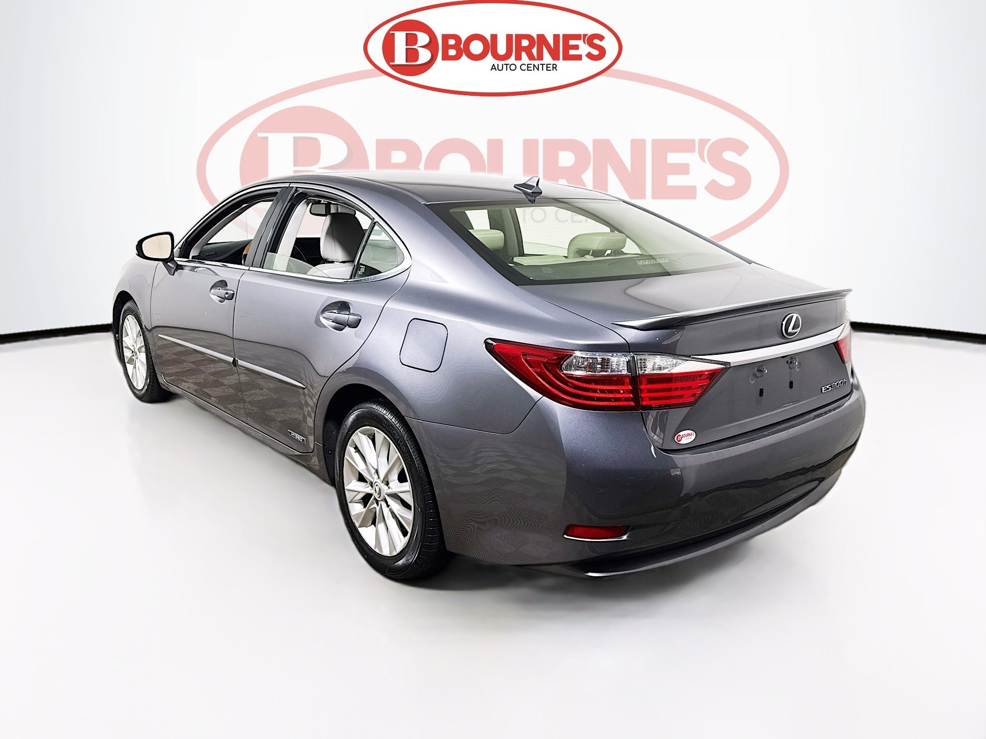 Used 2014 Lexus ES 300h w/ Premium Package w/Bamboo Trim FWD image 9