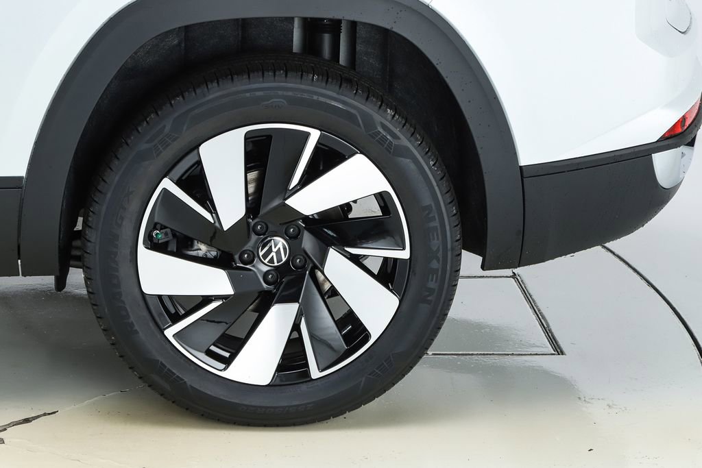 New 2026 Volkswagen Atlas Cross Sport SE image 45