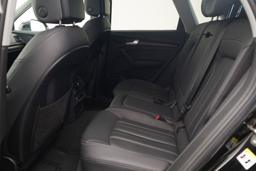 Used 2023 Audi Q5 2.0T Premium w/ Convenience Package image 7