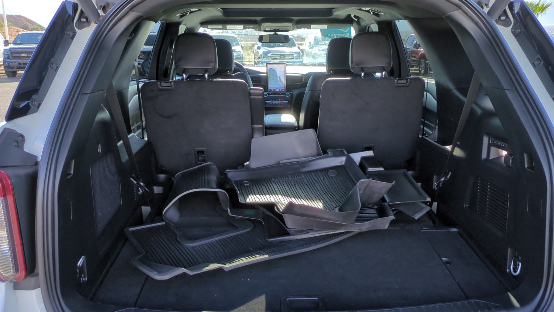 Used 2023 Ford Explorer ST w/ Equipment Group 401A AWD/4WD image 32
