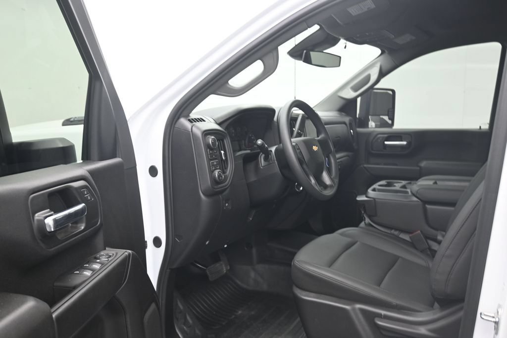 Used 2026 Chevrolet Silverado 3500 W/T AWD/4WD image 9