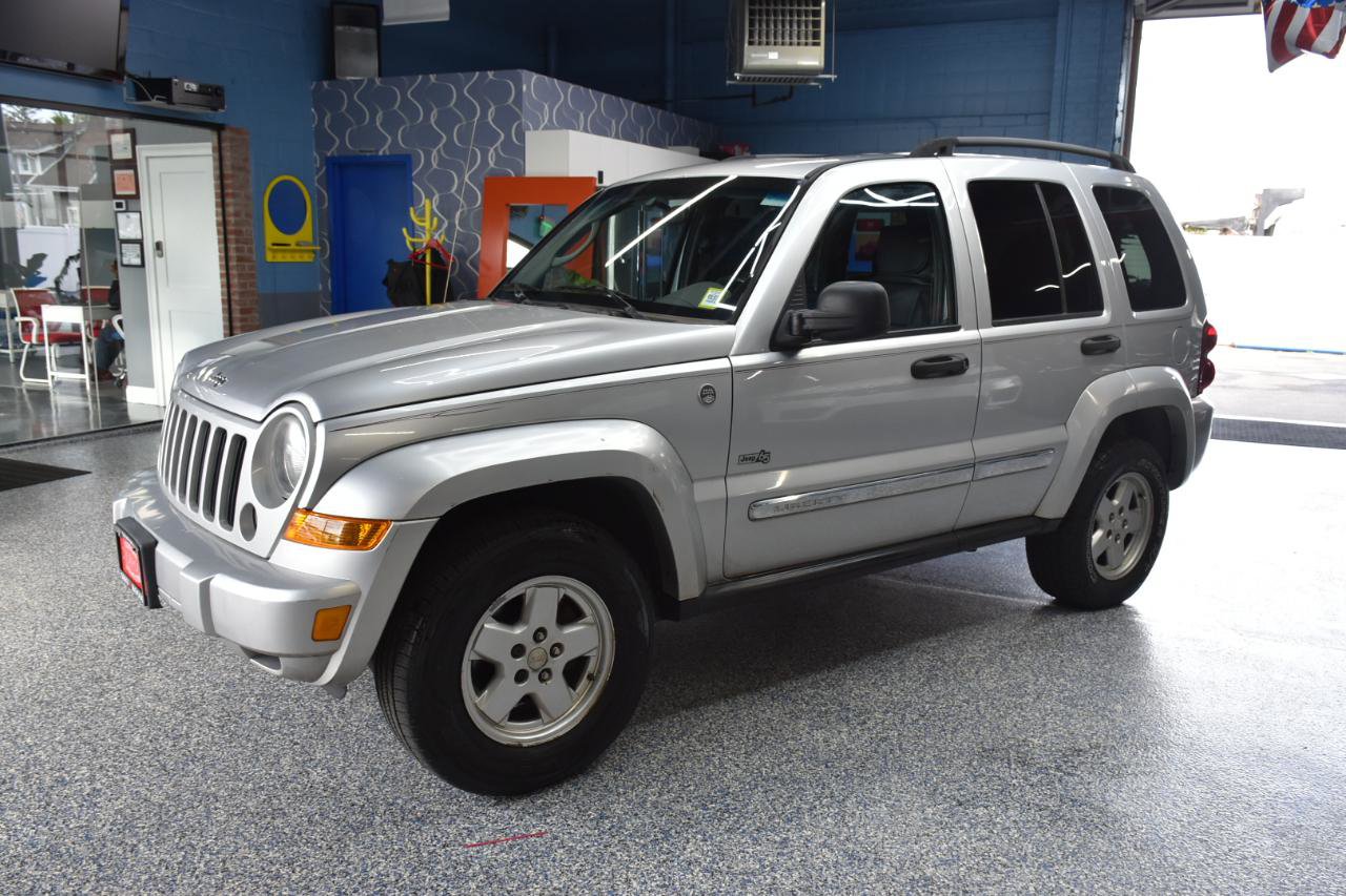 Used 2006 Jeep Liberty Sport AWD/4WD image 9