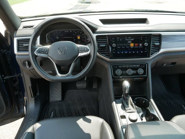 Certified 2023 Volkswagen Atlas Cross Sport SE w/ Panoramic Sunroof Package AWD/4WD image 21