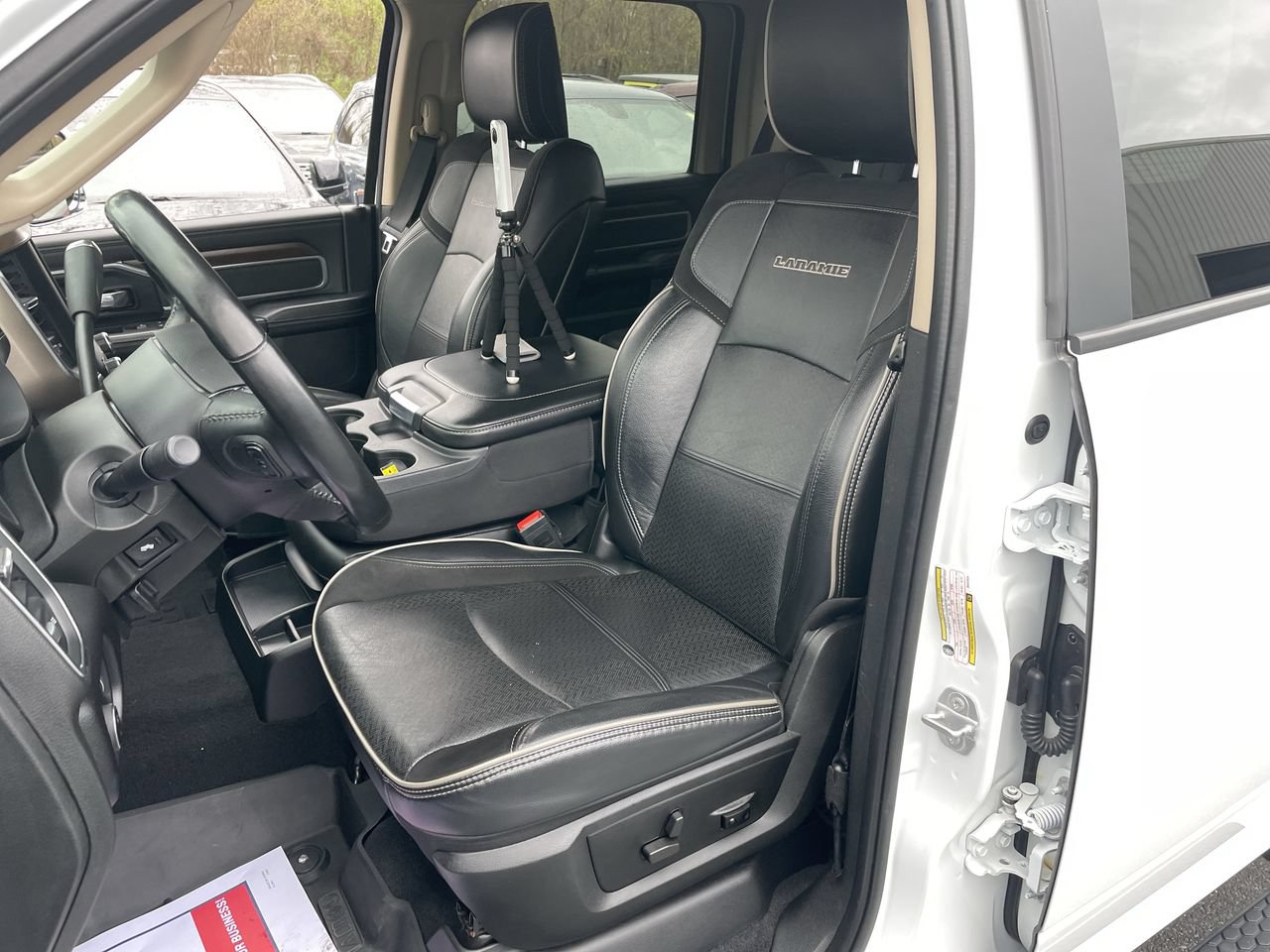 Used 2022 RAM 2500 Laramie AWD/4WD image 11