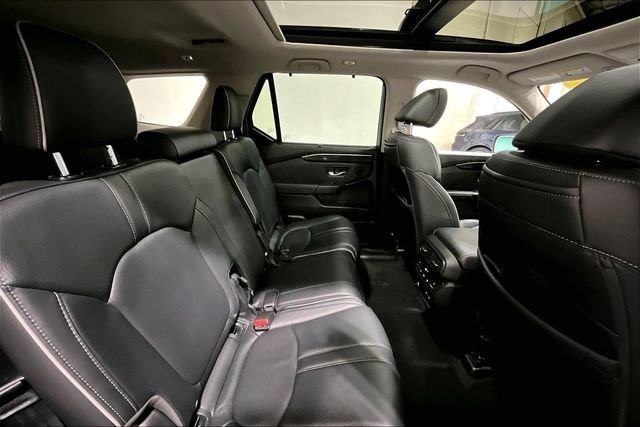 Used 2025 Honda Pilot Elite image 23