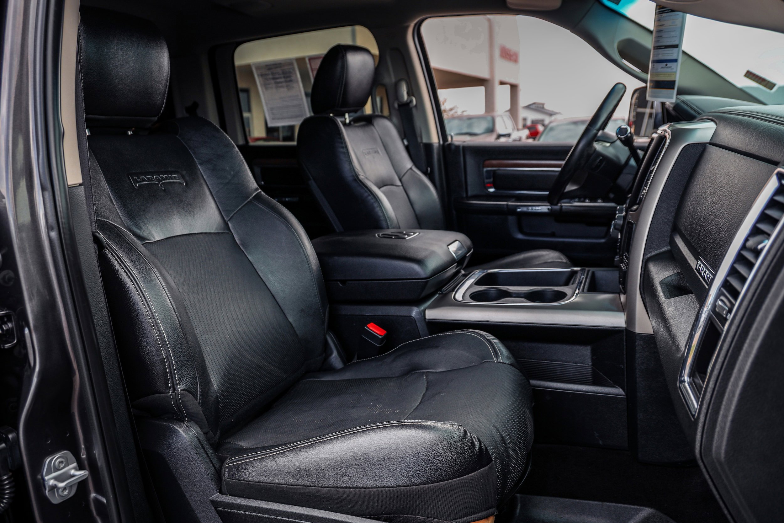 Used 2016 RAM 3500 Laramie AWD/4WD image 12