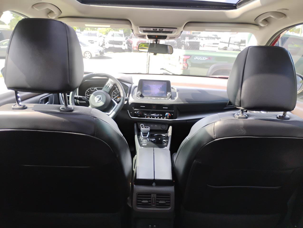 Used 2023 Nissan Rogue SV w/ SV Premium B Package FWD image 13