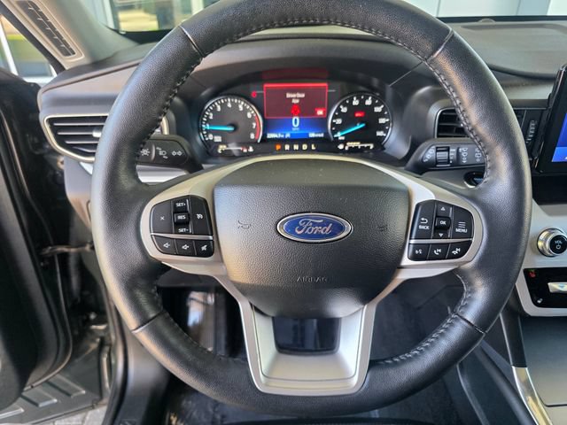 Used 2023 Ford Explorer XLT w/ Equipment Group 202A AWD/4WD image 32