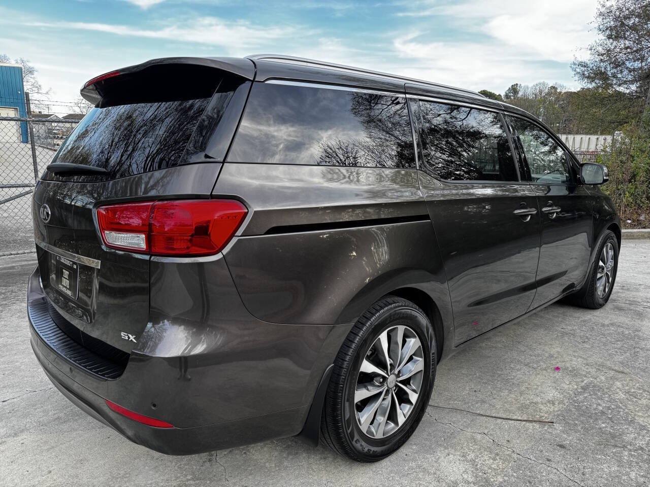 Used 2016 Kia Sedona SX image 8
