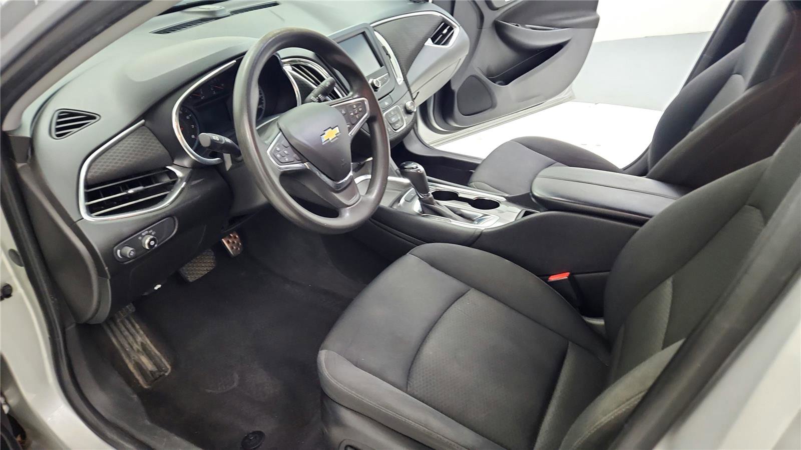 Used 2016 Chevrolet Malibu LT image 22