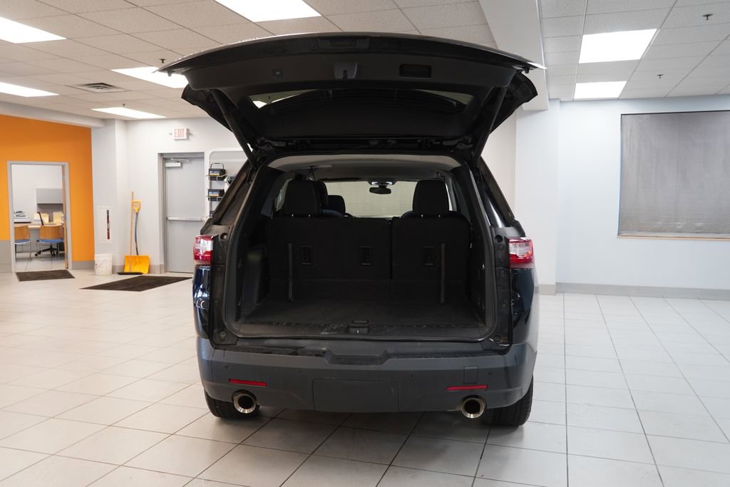 Used 2018 Chevrolet Traverse LT image 9
