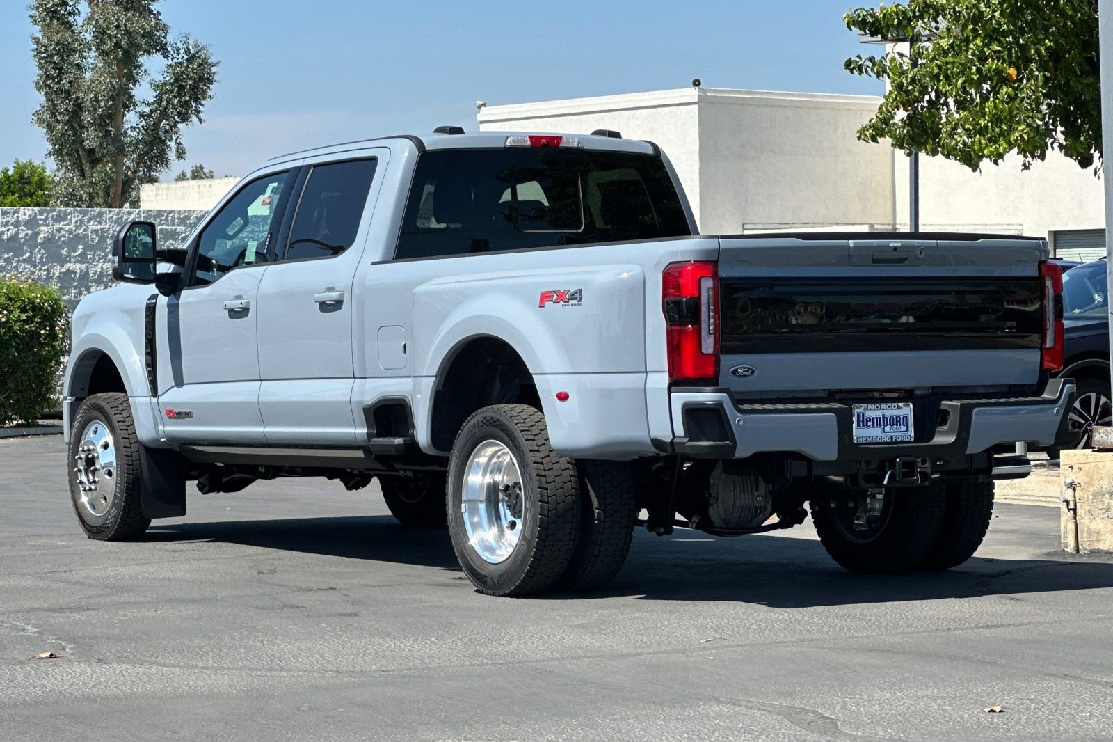 New 2026 Ford F450 Platinum w/ FX4 Off-Road Package image 6