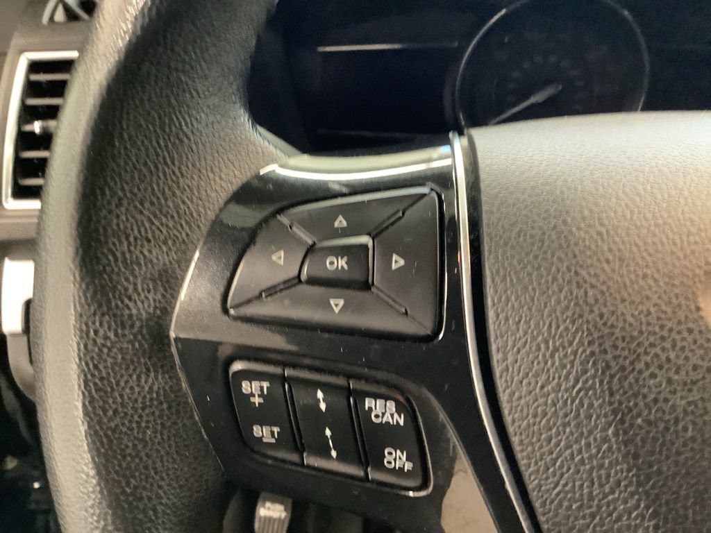 Used 2018 Ford Explorer Limited w/ Equipment Group 301A AWD/4WD image 11
