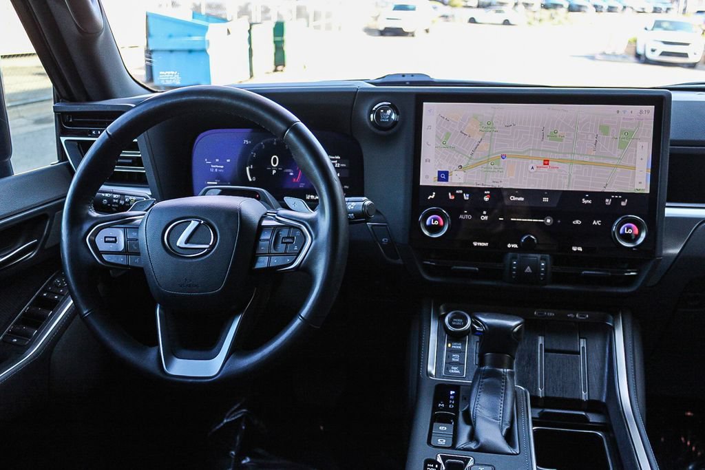 Used 2024 Lexus GX 550 AWD/4WD image 14