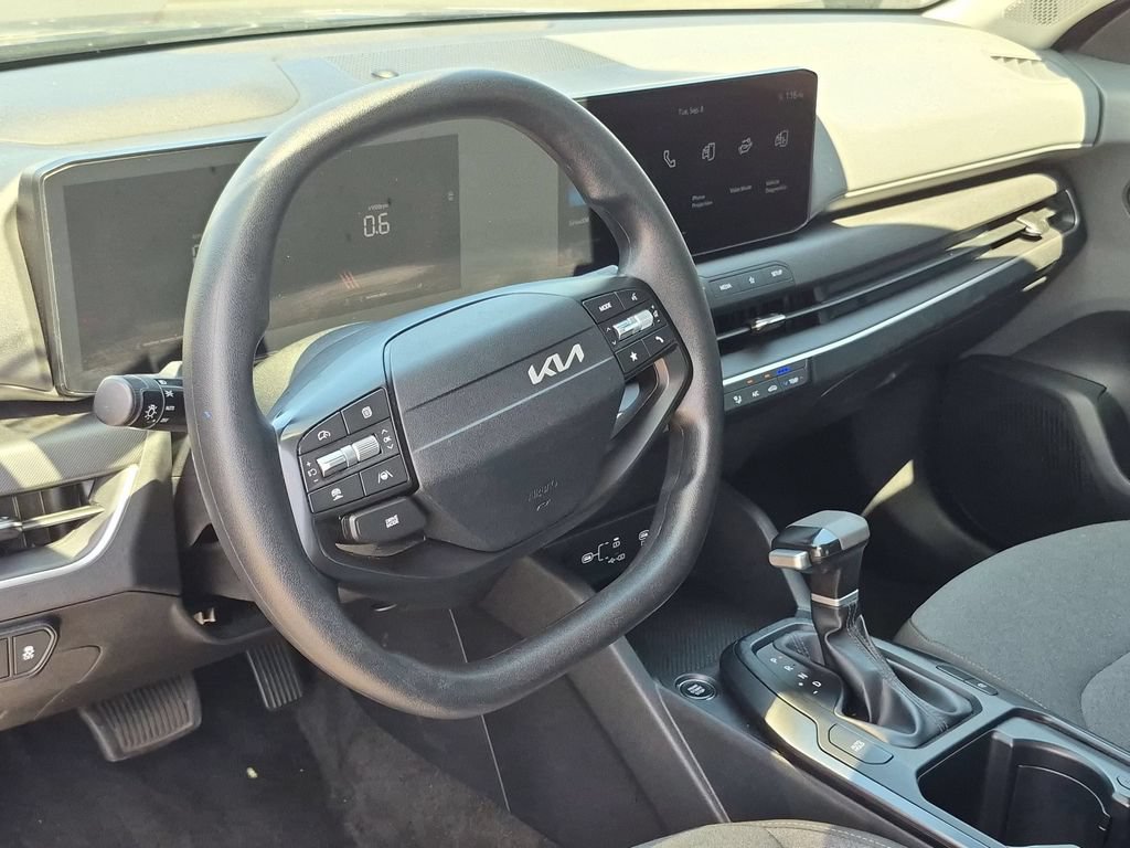 Used 2025 Kia K4 FWD image 15
