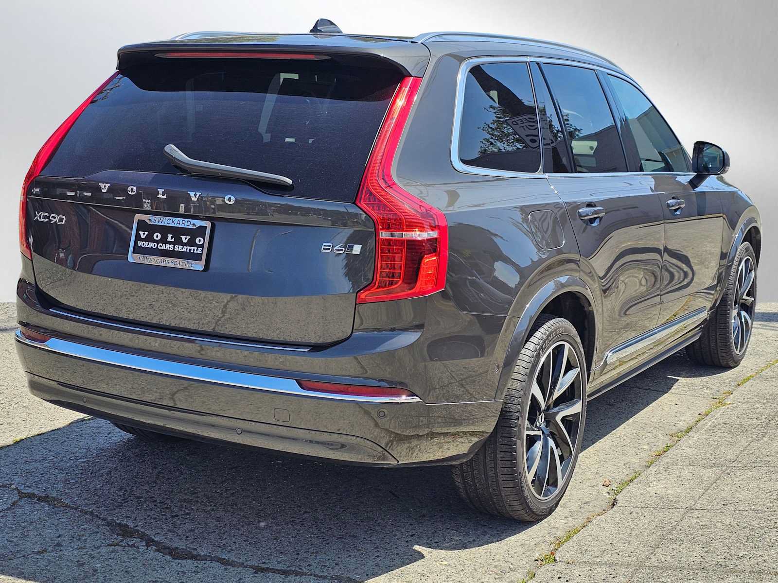 Certified 2023 Volvo XC90 B6 Plus w/ Protection Package Premier AWD/4WD image 3