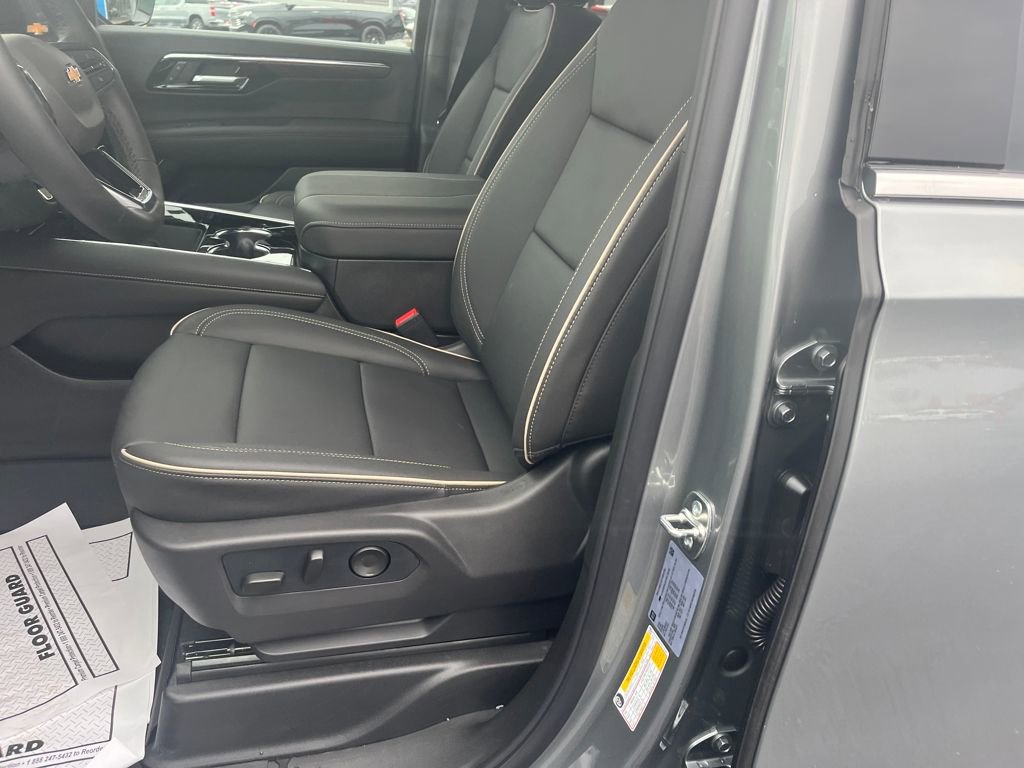 New 2026 Chevrolet Suburban Premier image 21